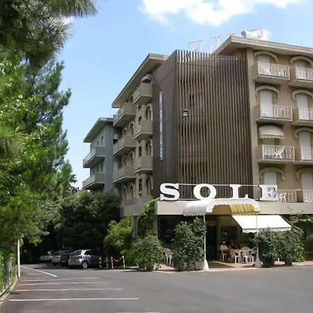 Esperia Hotel 3*