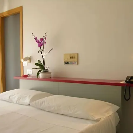 Hotel Esperia 3*